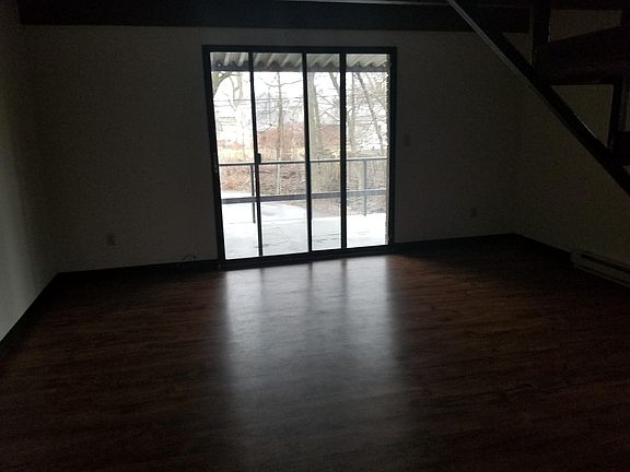 5th image of 272 Hudson Ave APT C