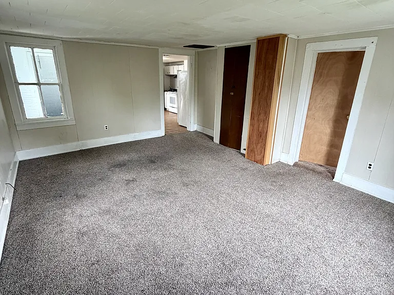 255 Rochester St — Photo 7