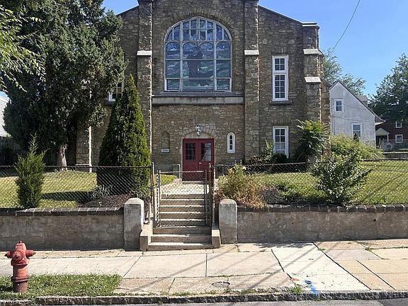 4th image of 531 E Marshall St