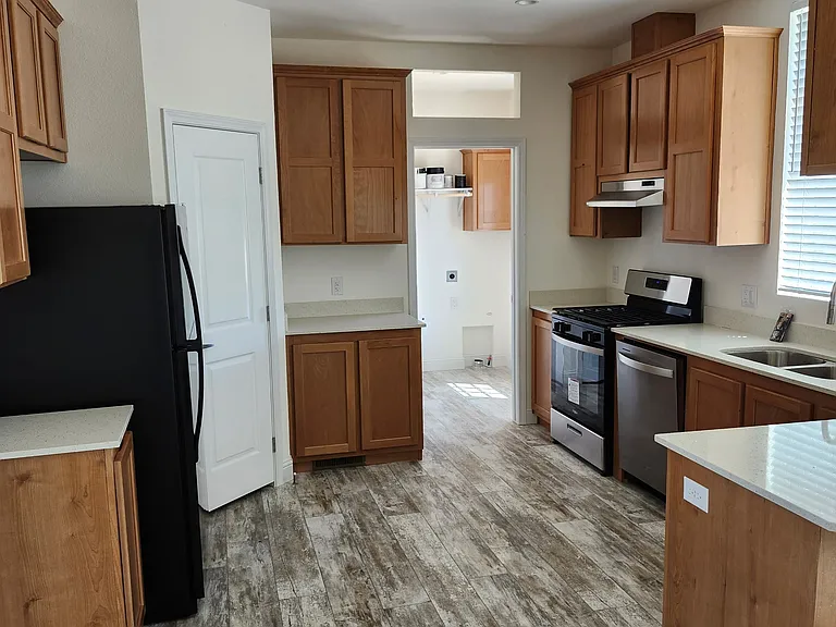 6855 Equinox Ln — Photo 5