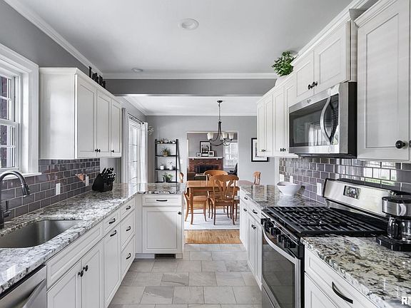 5th image of 1609 Eastmere Dr