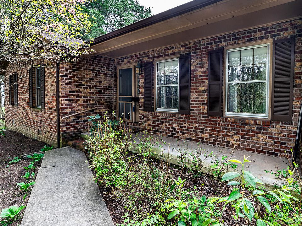 1st image of 31 Edgewood Dr