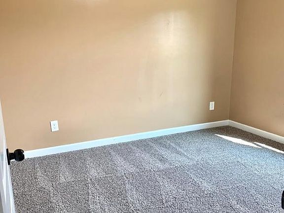 5th image of 421 McCall Dr