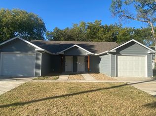 518 W 8th St, Bonham, TX 75418