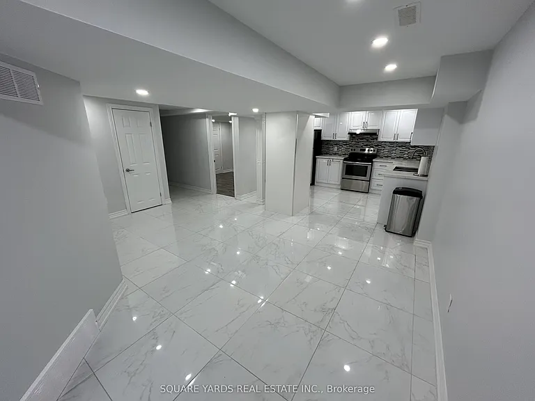 55 Bluffwood Cres — Photo 10