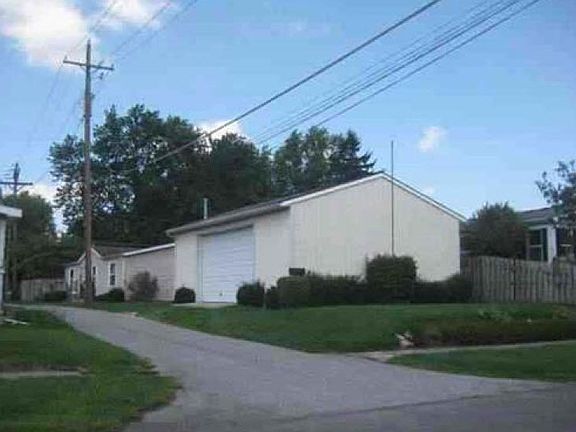 3rd image of 1019 N Oliver St
