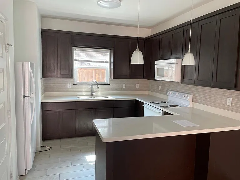 2-3605 Valeria St #2 — Photo 6