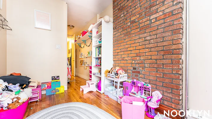 Rented by Nooklyn NYC LLC | media 27