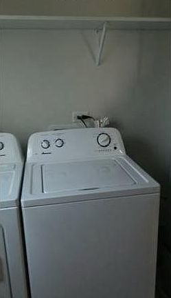 2nd image of 417-418 E 50th Pl #3W