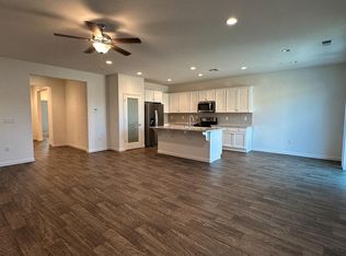 6692 E Cambridge Ave, Fresno, CA 93727