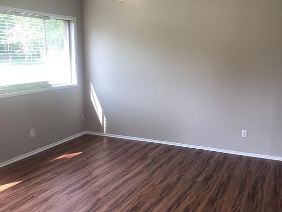 5th image of 1053 Birch Dr