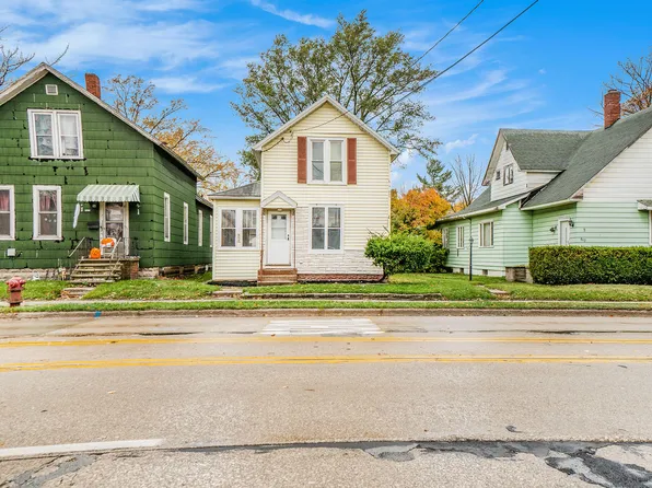 614 Cypress St, Manistee, MI 49660