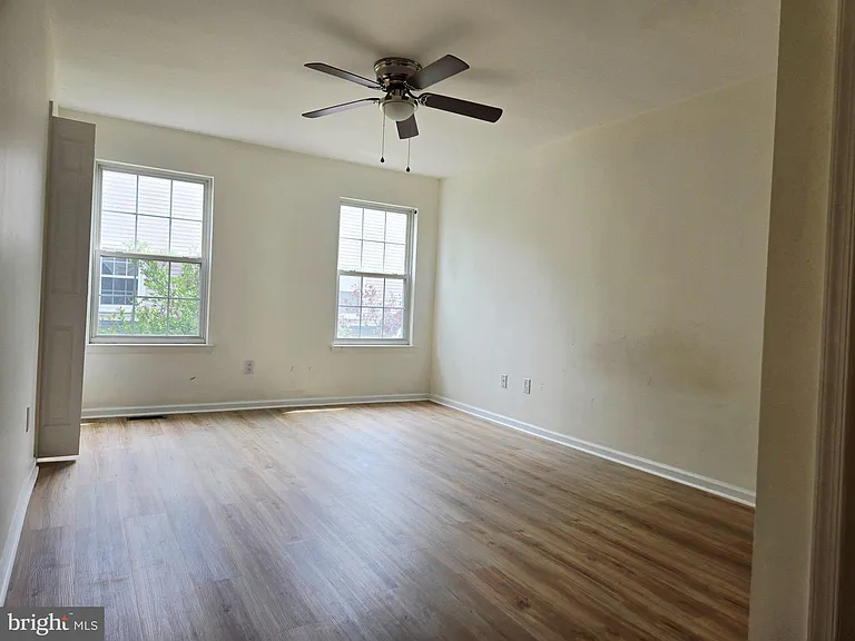 5701 Essex Ln — Photo 33