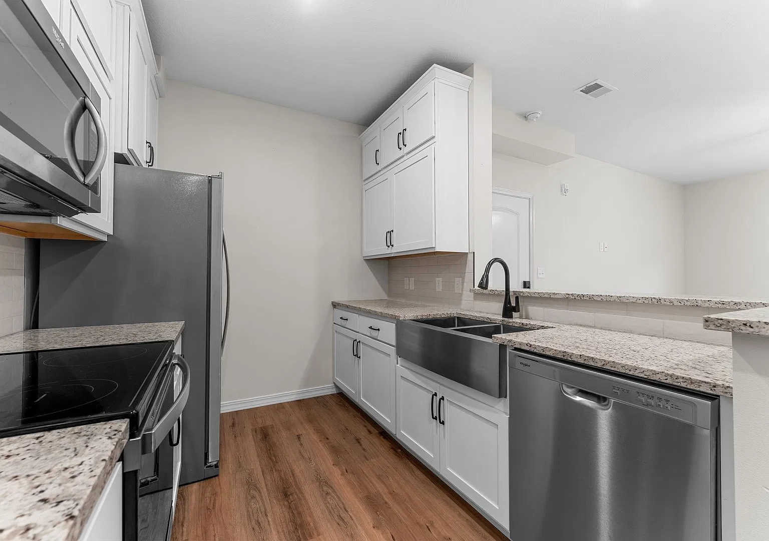 One Bedroom One Bath - Branson Apartments for Rent - Everyone likes free rent! One Month Free — Photo 1