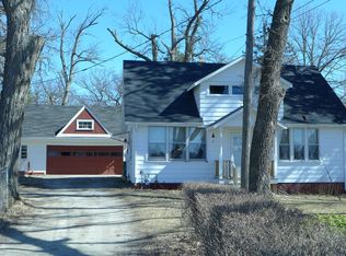 33849 N Lake Shore Dr, Grayslake, IL