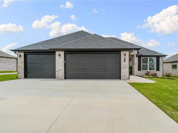 115 S Eagle Mountain St, Prairie Grove, AR 72753