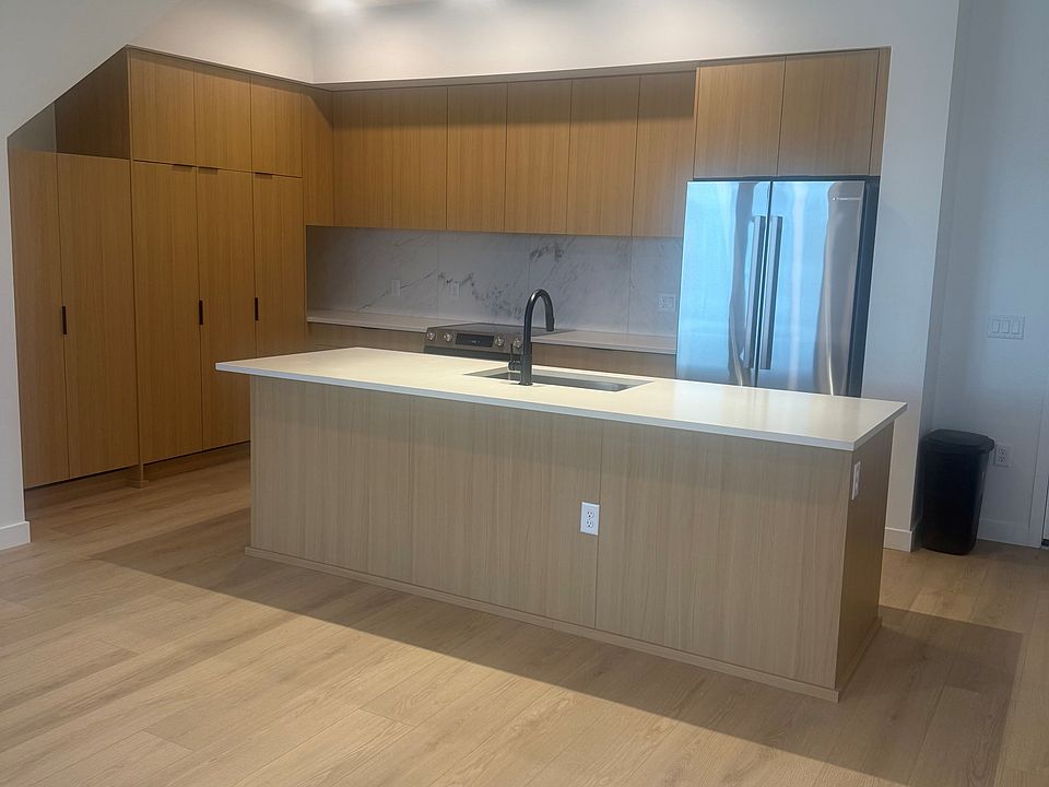 1st image of 1717 N Washington St #401