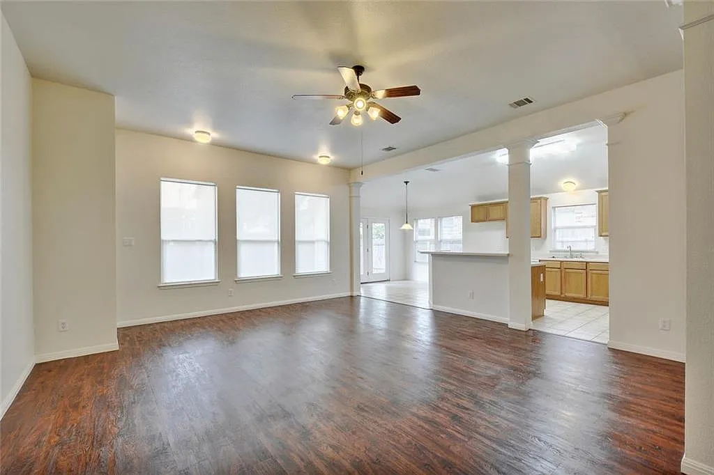 2624 Century Park Blvd — Photo 4