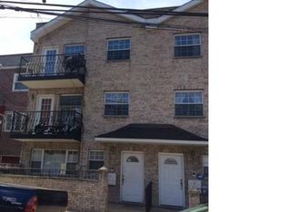 662 E 236th St, Bronx, NY 10466