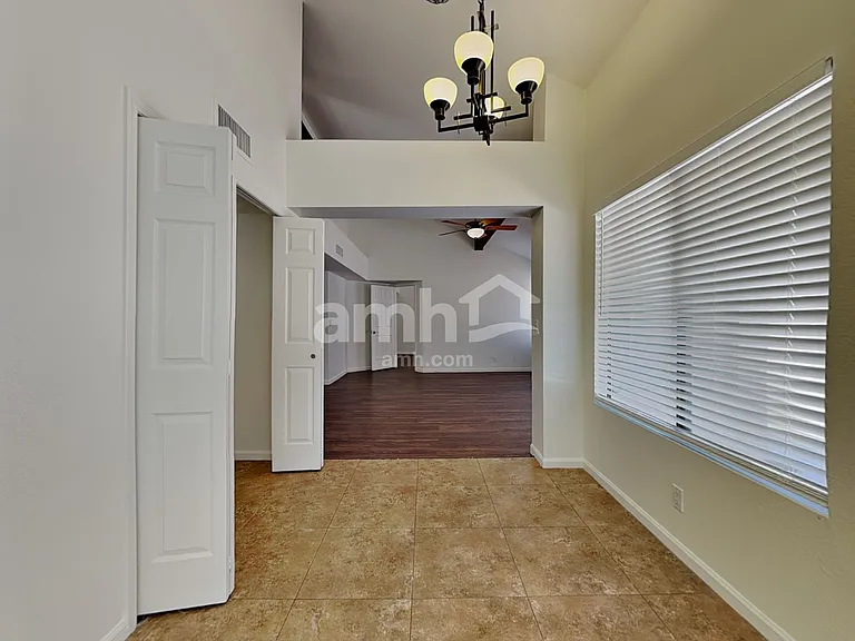 11106 E Becker Ln — Photo 6