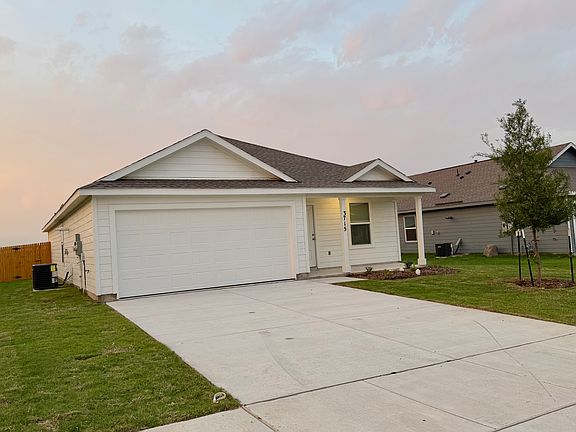 2nd image of 3715 Longleaf Dr