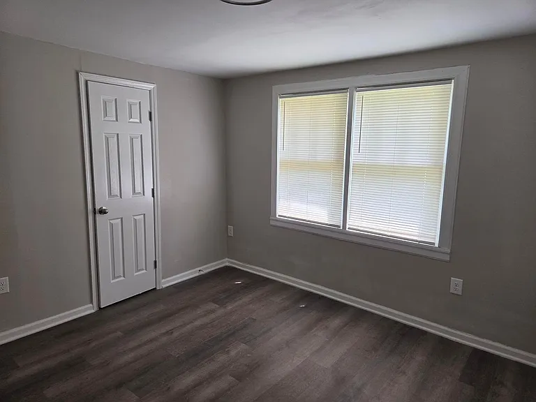3152 S Stratford Rd — Photo 8
