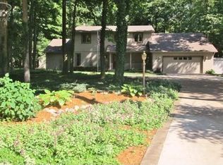 7485 Falling Leaf Ct, Flushing, MI 48433