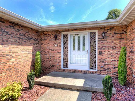 2nd image of 120 Stamford Park Dr