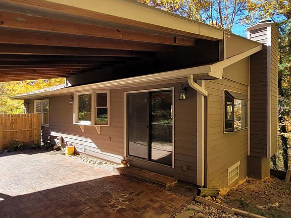 Large covered patio for relaxing, grilling, etc