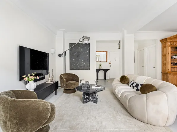215 West 91st Street 76 image 3 of 11