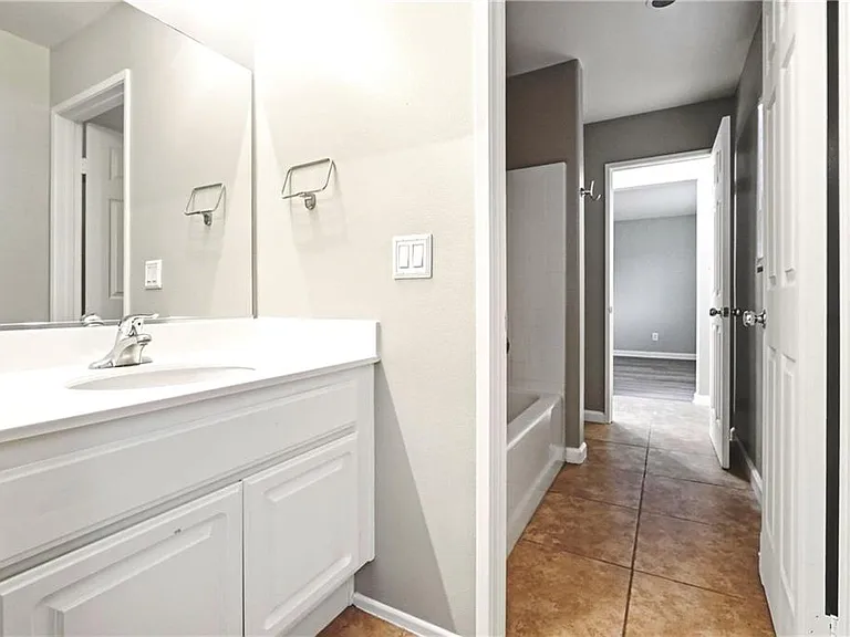 29056 Barcelona Ct — Photo 25