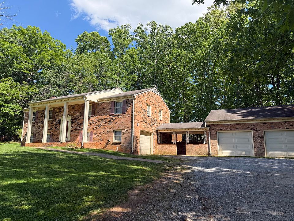 1st image of 64 Maybrook Dr