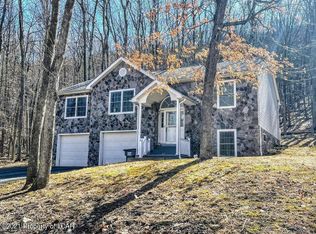 71 Muskegon Cir, Hazleton, PA 18202