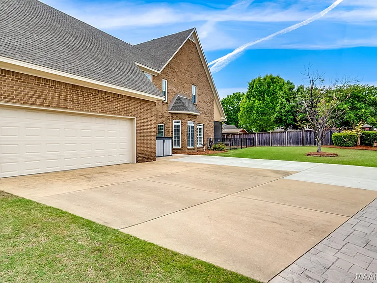 2230 Wyndgate Dr — Photo 4