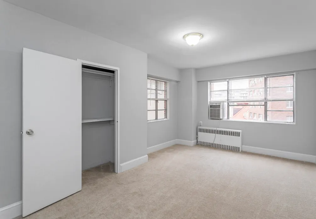State House Apartments — Photo 2