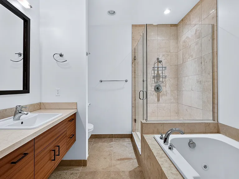1690 NW Riverscape St — Photo 26