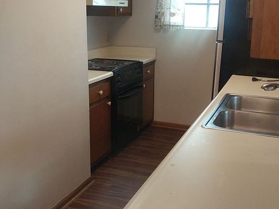 4th image of 3014 Rain Valley Cir