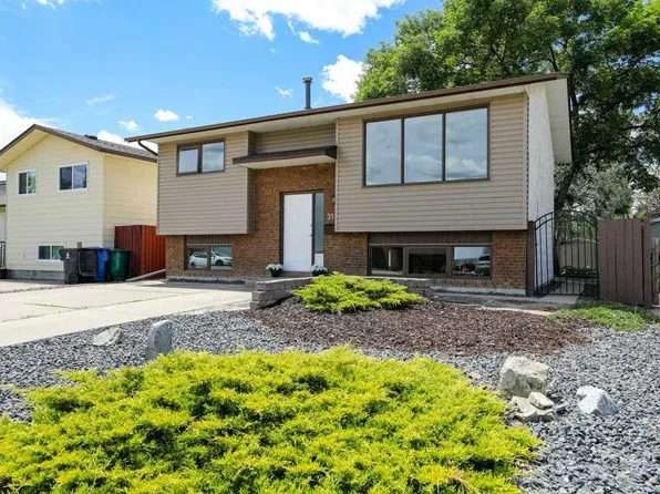 316 NE Leaside Ave S, Lethbridge, AB T1J 4J2