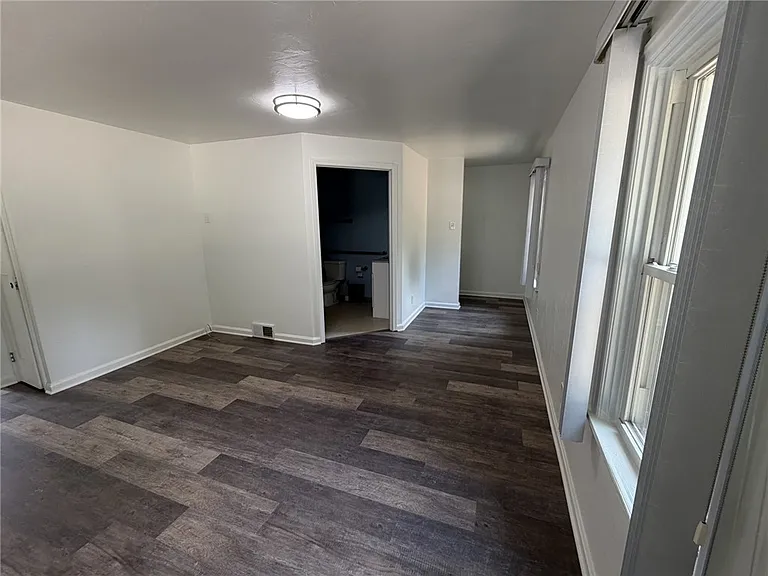 1113 Rochester Rd — Photo 13