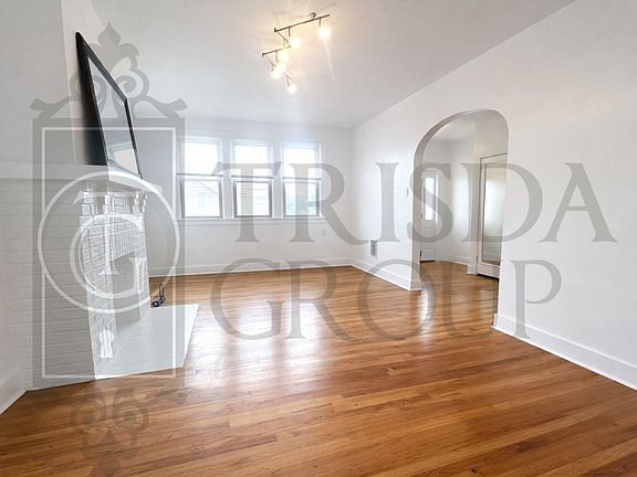 5th image of 2614 Shiras Ave