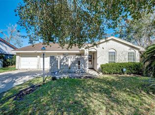 11707 N Willow Cir, Houston, TX 77071