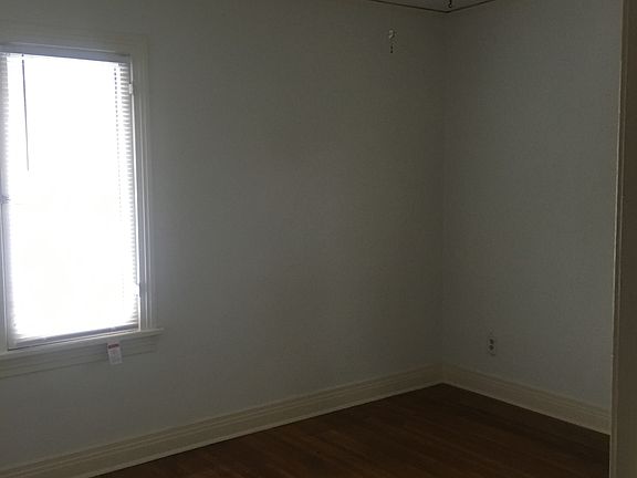 4th image of 321 Newland St