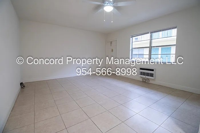 2537 Lincoln St #3 — Photo 5