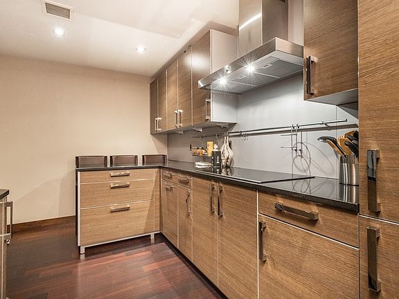 5th image of 300 Boylston St Unit 505
