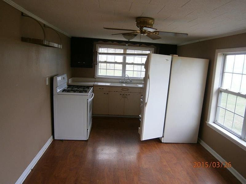 2nd image of 1201 County Road 1609