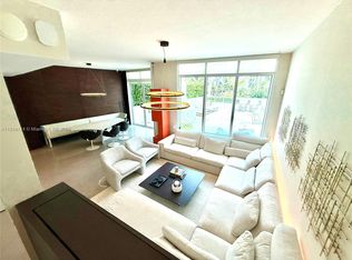 50 S Pointe Dr #TWN4, Miami Beach, FL 33139