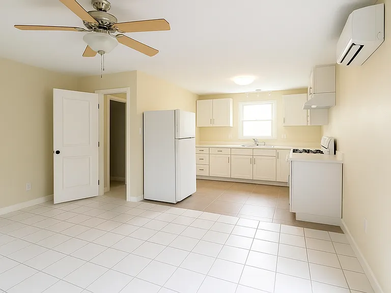 601 Bellevue Pl #C — Photo 5