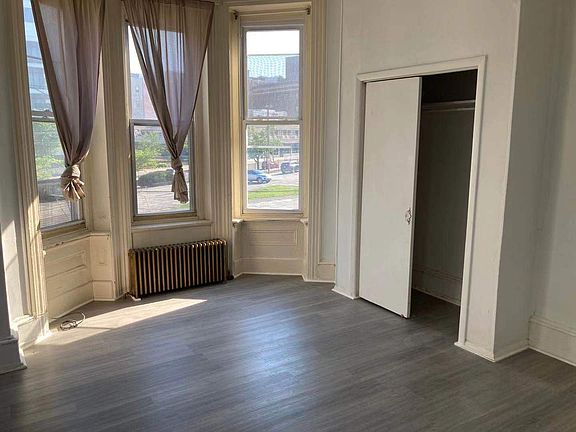 4th image of 3802 Lancaster Ave #2