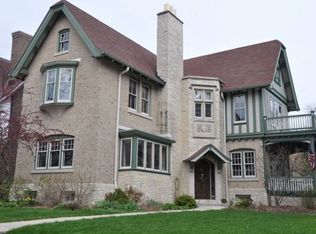 2750 N Shepard Ave, Milwaukee, WI 53211