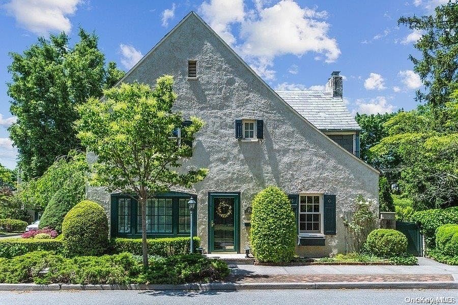 1st image of 15 Franklin Court